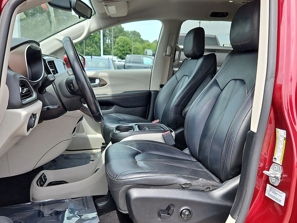 2017 Chrysler Pacifica Touring-L