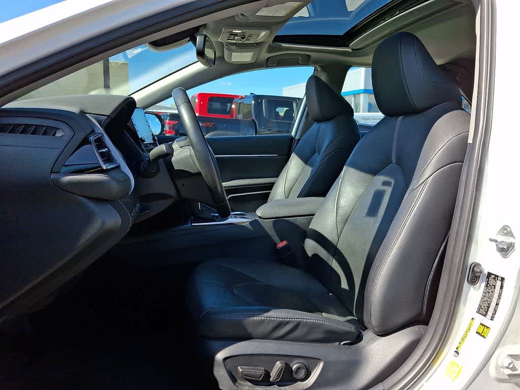 2023 Toyota Camry Hybrid XLE