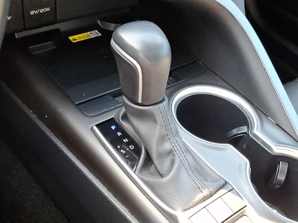 2023 Toyota Camry Hybrid XLE