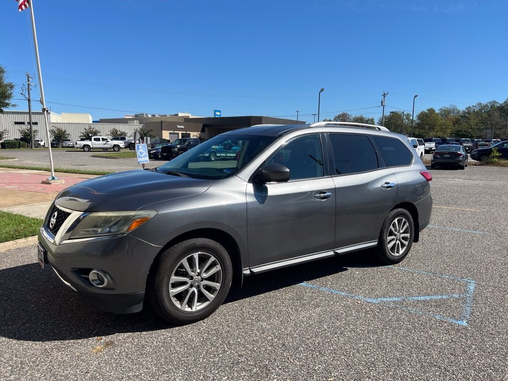 2016 Nissan Pathfinder SV