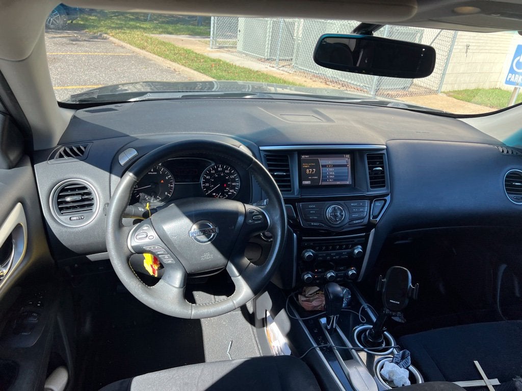 2016 Nissan Pathfinder SV