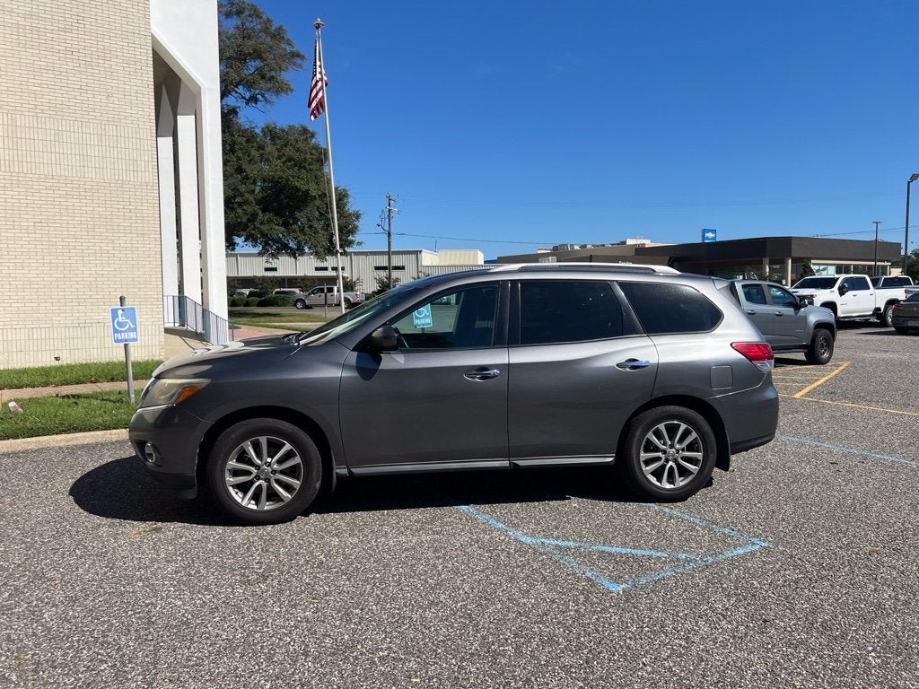 2016 Nissan Pathfinder SV