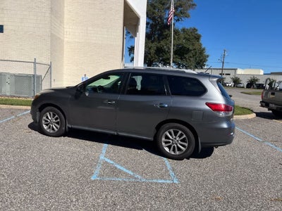 2016 Nissan Pathfinder SV