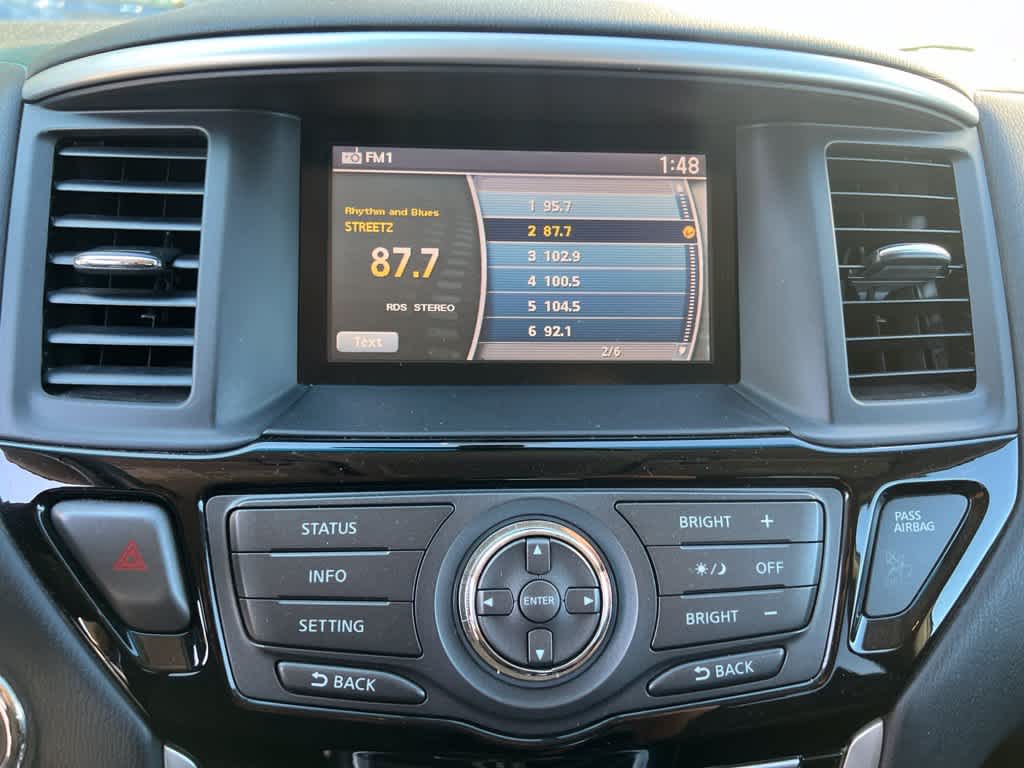 2016 Nissan Pathfinder SV