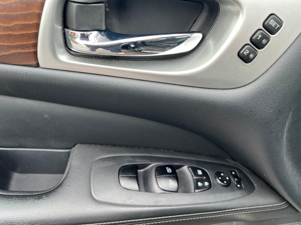 2017 Nissan Pathfinder Platinum