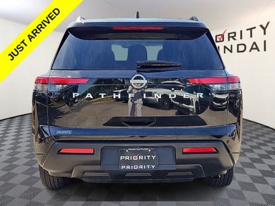 2025 Nissan Pathfinder SV