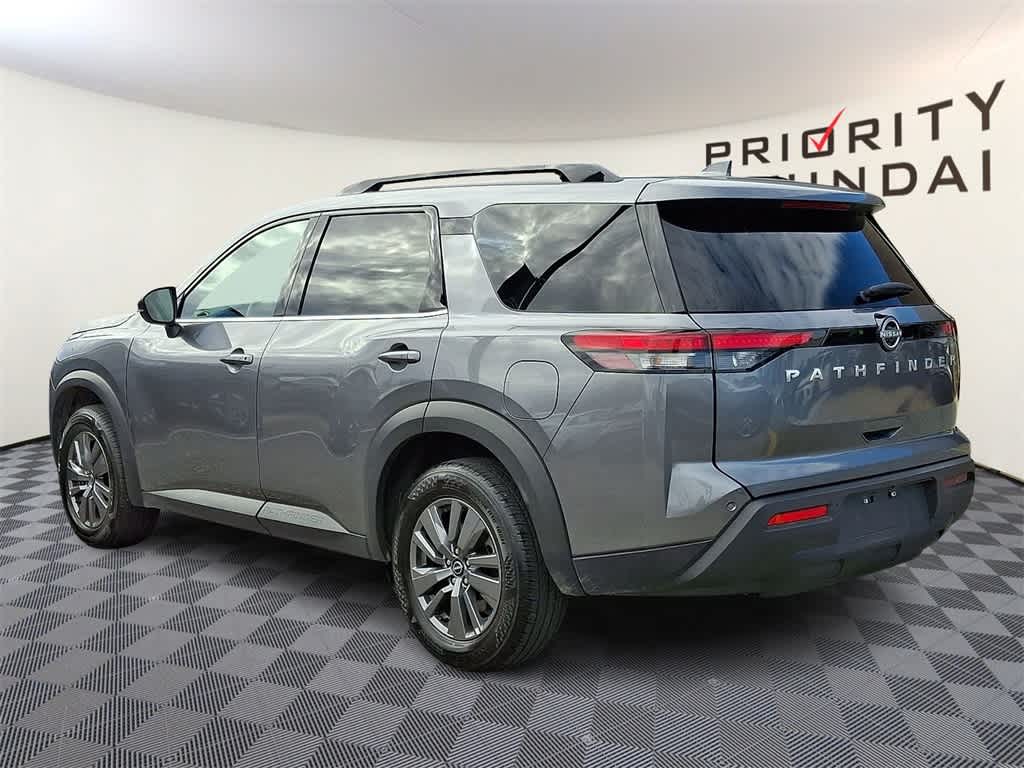 2025 Nissan Pathfinder SV