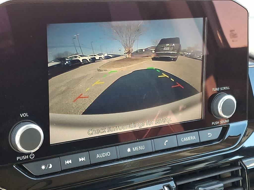 2024 Nissan Pathfinder SV