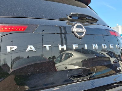 2024 Nissan Pathfinder SV