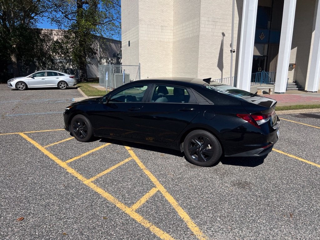 2023 Hyundai ELANTRA SEL