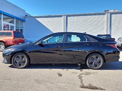 2023 Hyundai ELANTRA SEL