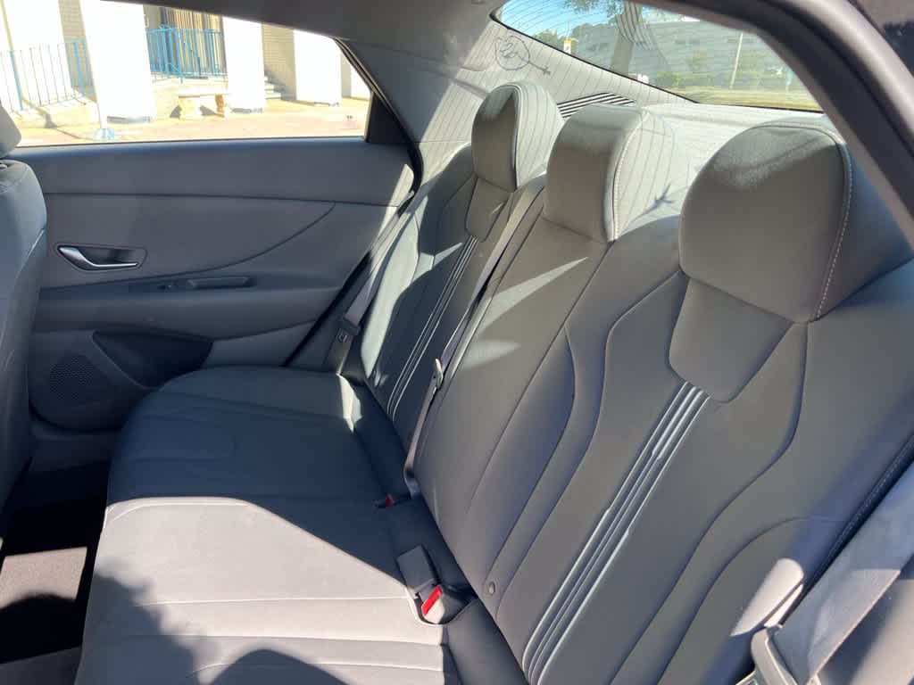2023 Hyundai ELANTRA SEL