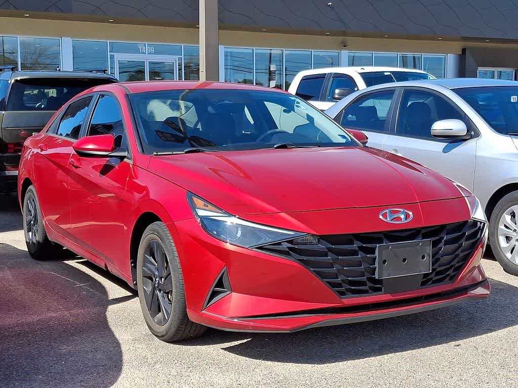 2022 Hyundai ELANTRA SEL