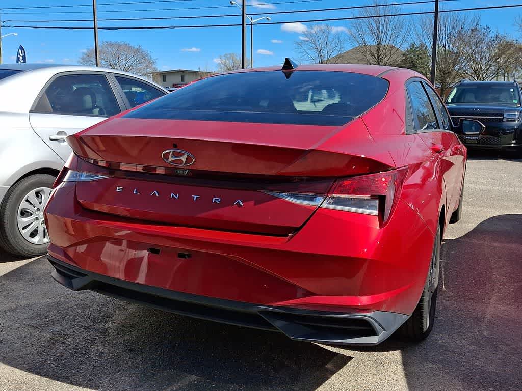 2022 Hyundai ELANTRA SEL