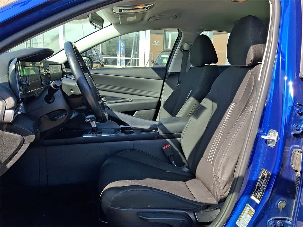 2022 Hyundai ELANTRA SEL