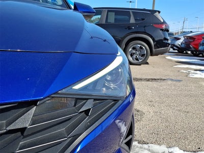 2022 Hyundai ELANTRA SEL