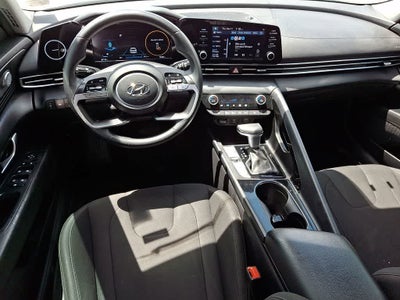 2022 Hyundai ELANTRA SEL