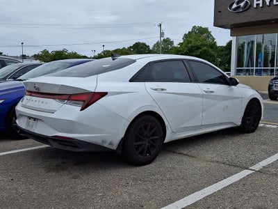 2022 Hyundai ELANTRA SEL