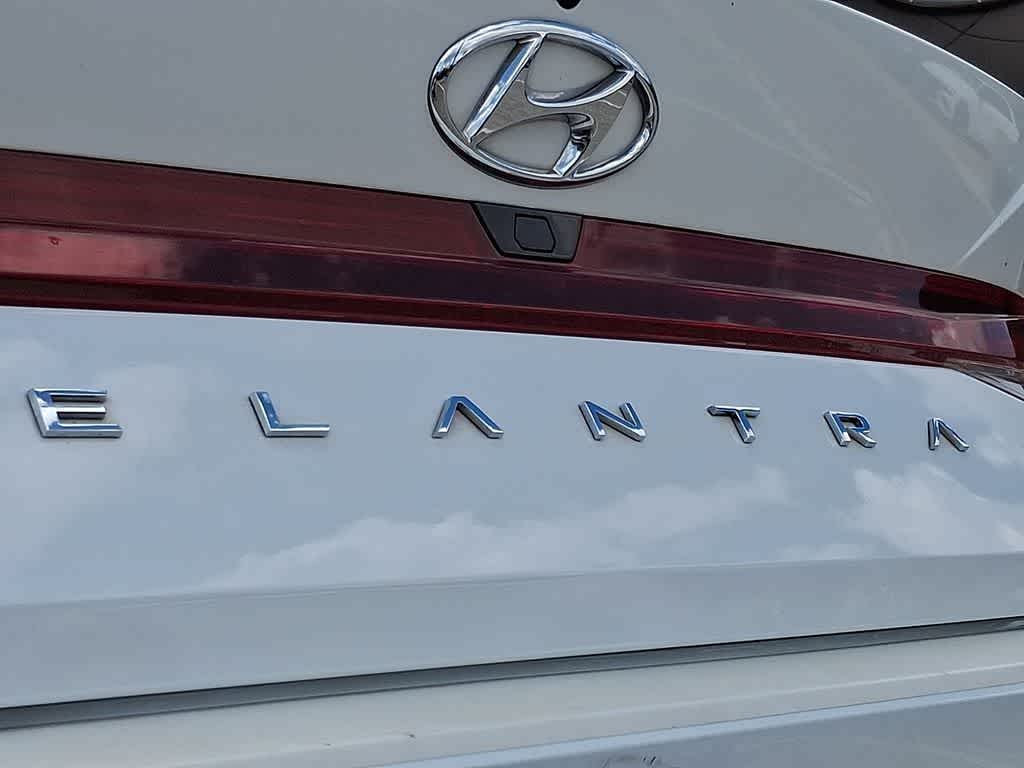 2022 Hyundai ELANTRA SEL