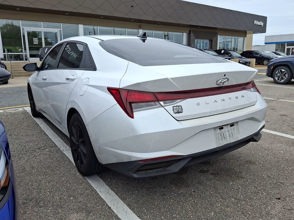 2022 Hyundai ELANTRA SEL