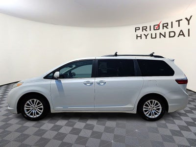 2016 Toyota Sienna XLE