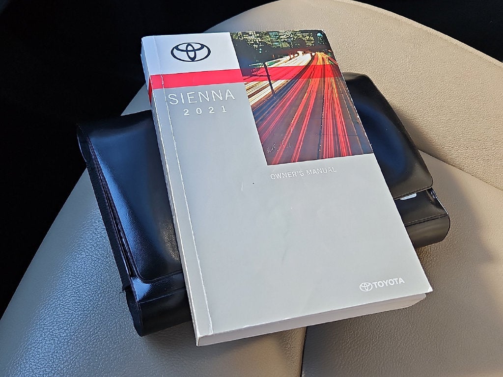 2021 Toyota Sienna XLE