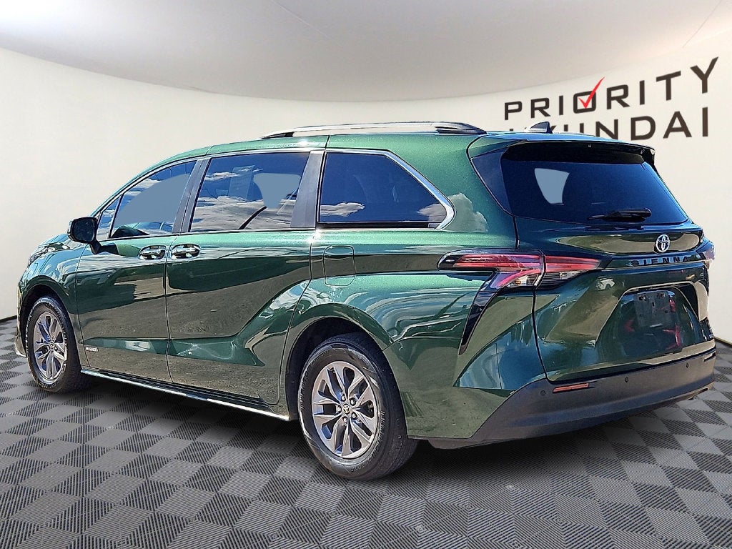 2021 Toyota Sienna XLE