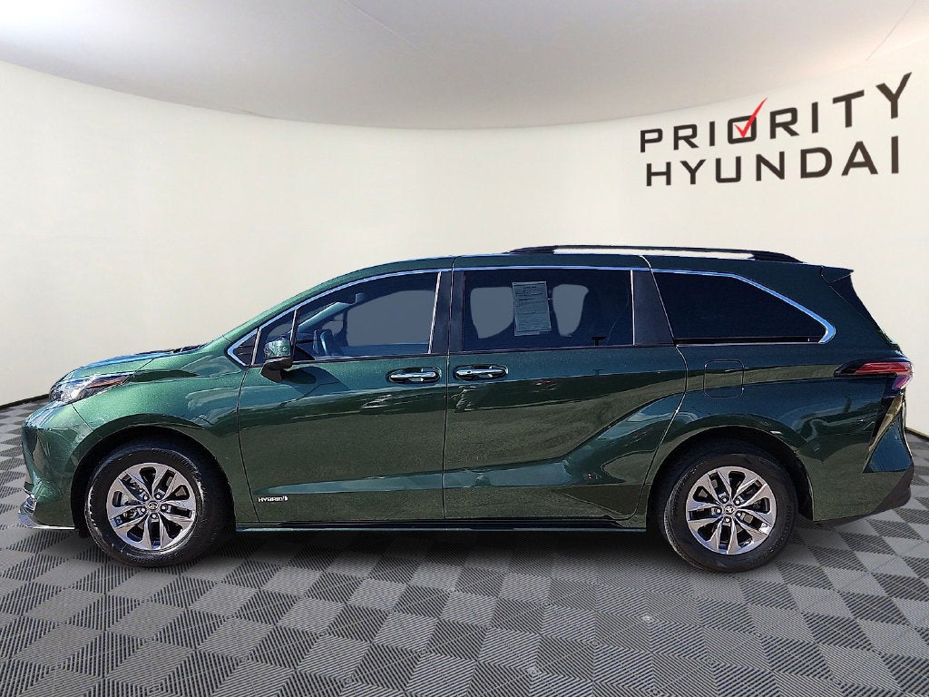 2021 Toyota Sienna XLE