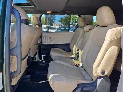 2021 Toyota Sienna XLE