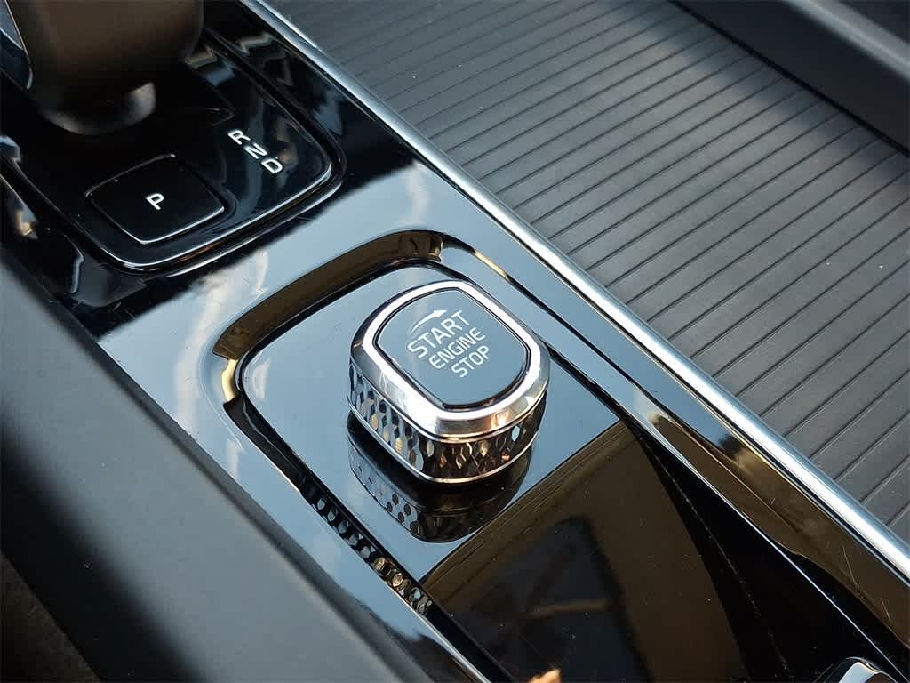 2024 Volvo S60 Core Dark Theme