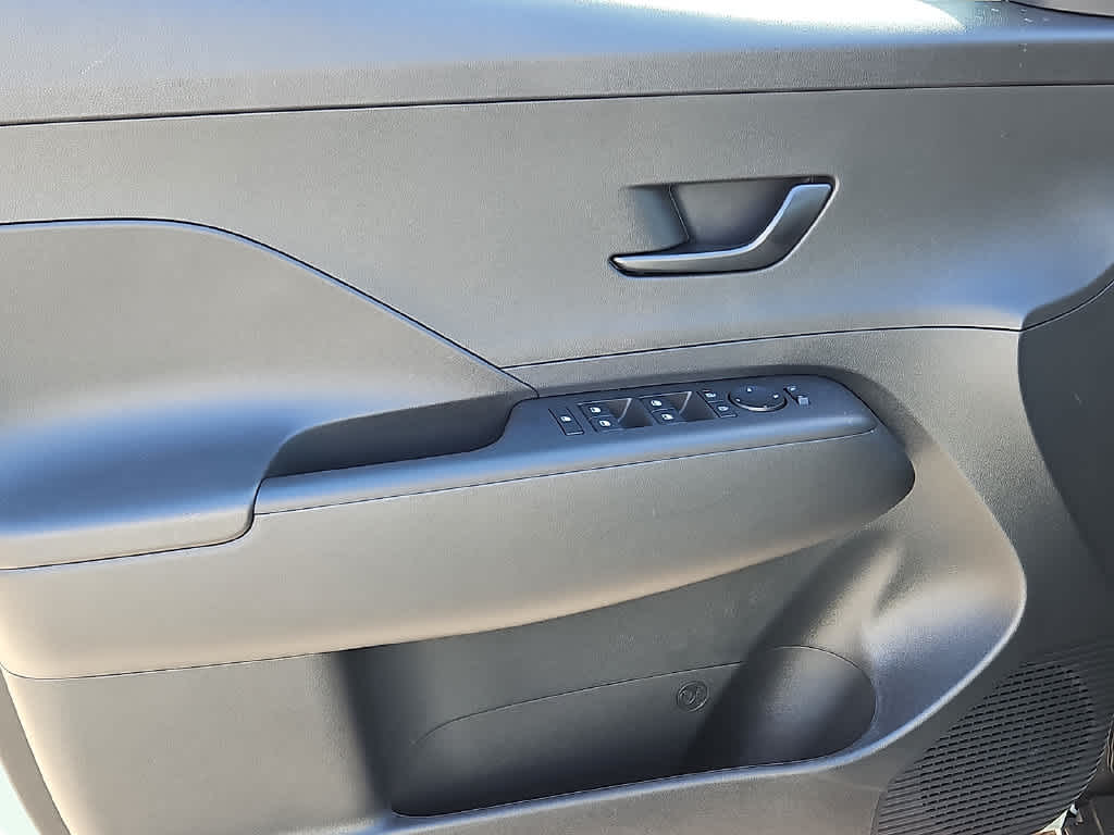 2027 Hyundai KONA SE