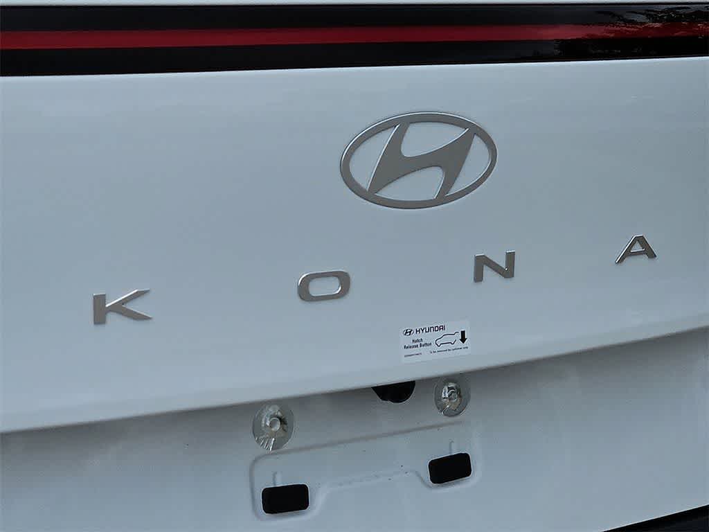 2026 Hyundai KONA SE