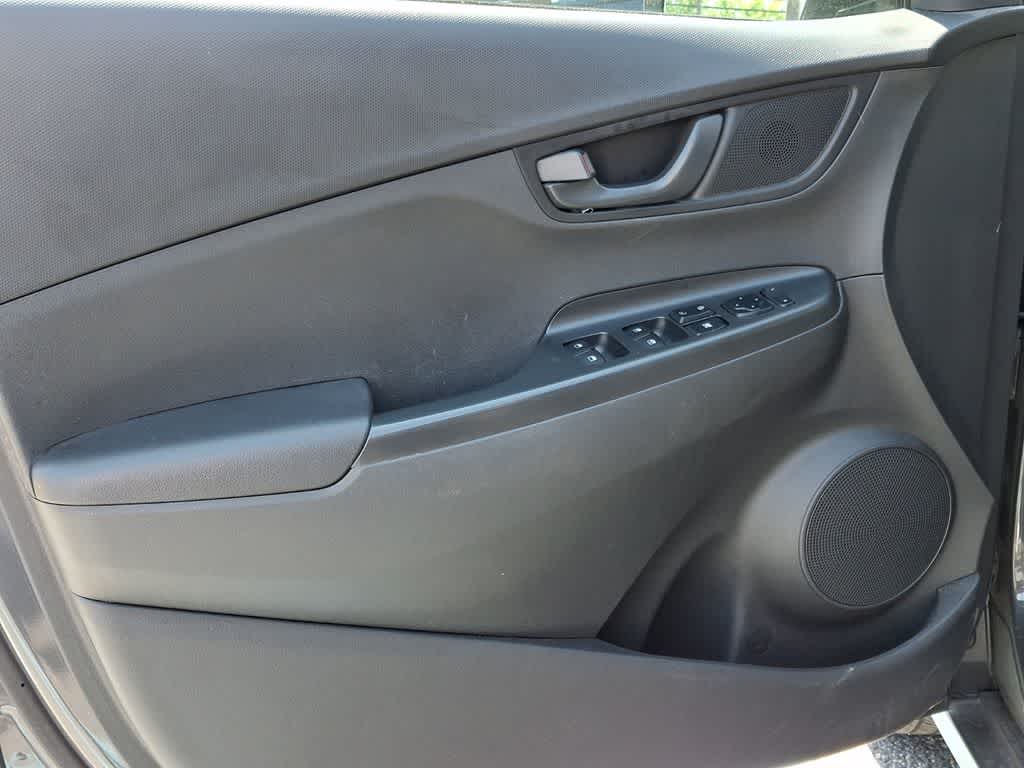 2021 Hyundai KONA SEL