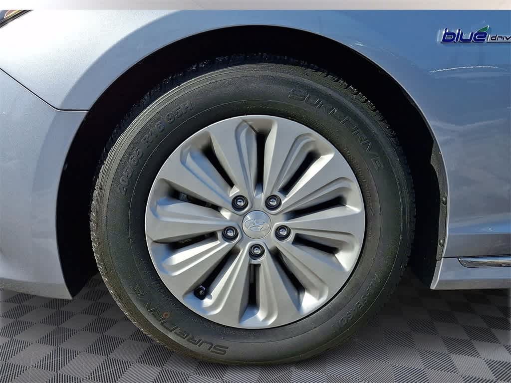 2016 Hyundai SONATA HYBRID SE