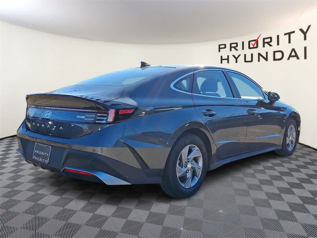 2025 Hyundai SONATA SE