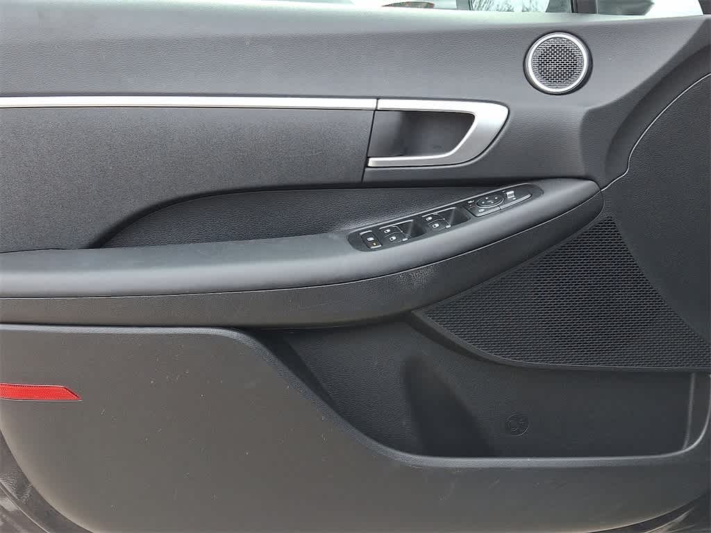 2025 Hyundai SONATA SE