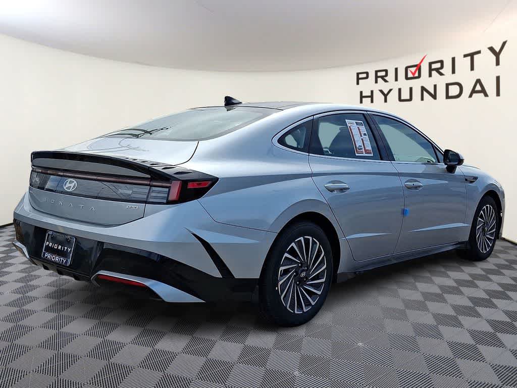 2026 Hyundai SONATA HYBRID SEL