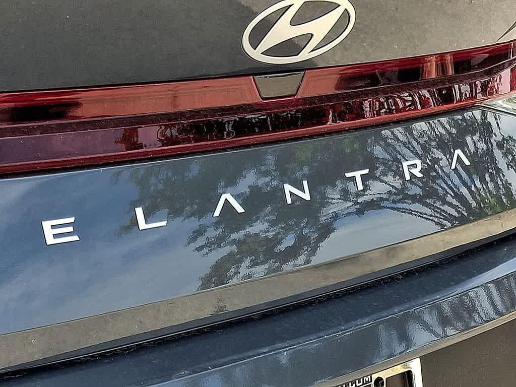 2026 Hyundai ELANTRA SE