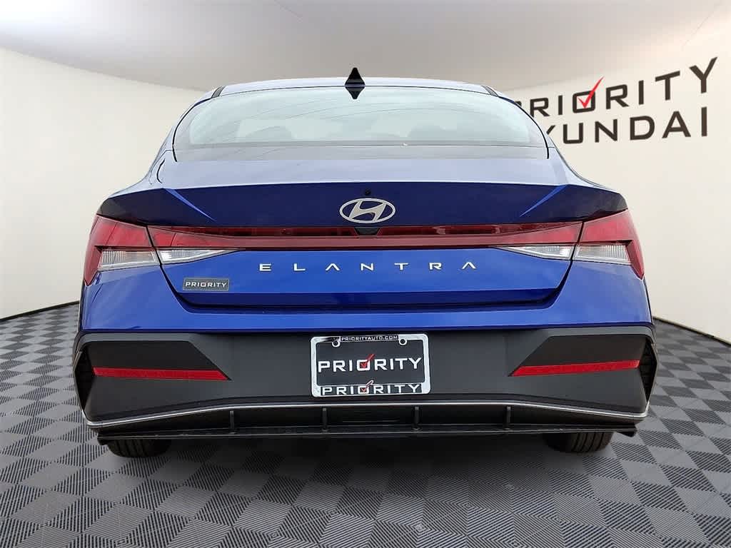 2026 Hyundai ELANTRA SE