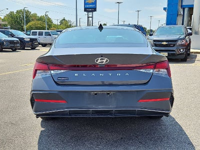 2024 Hyundai ELANTRA SE