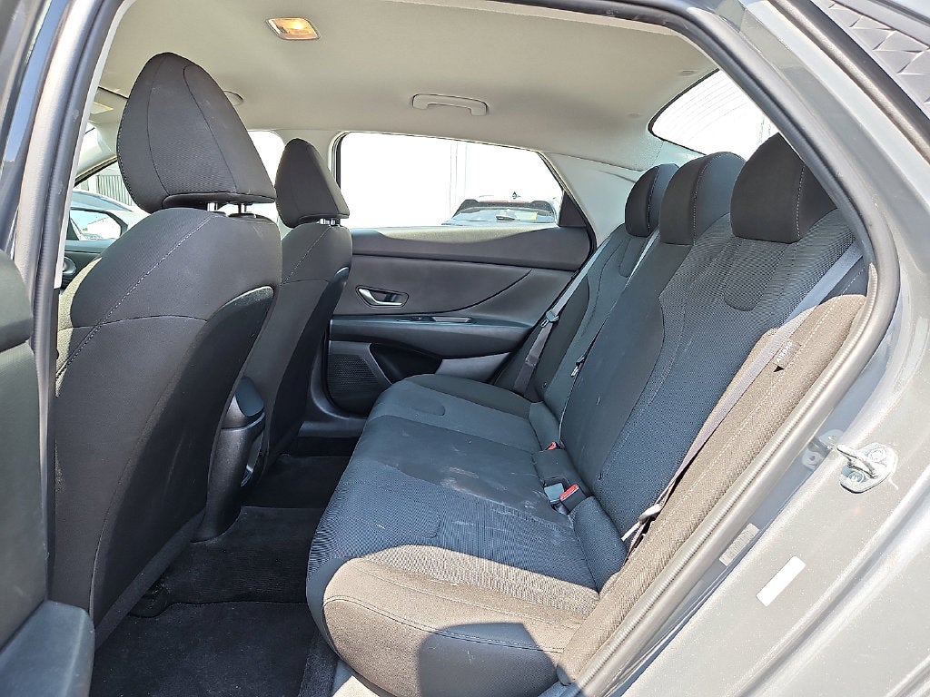 2024 Hyundai ELANTRA SE
