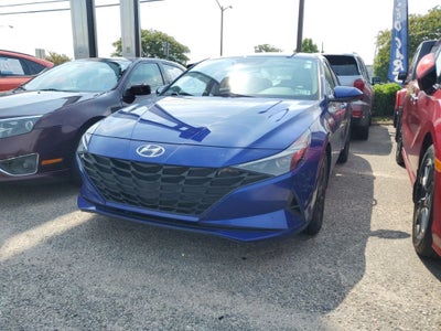 2022 Hyundai ELANTRA SEL