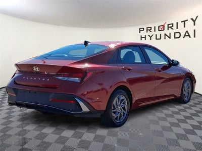 2024 Hyundai ELANTRA SEL