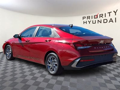 2024 Hyundai ELANTRA SEL
