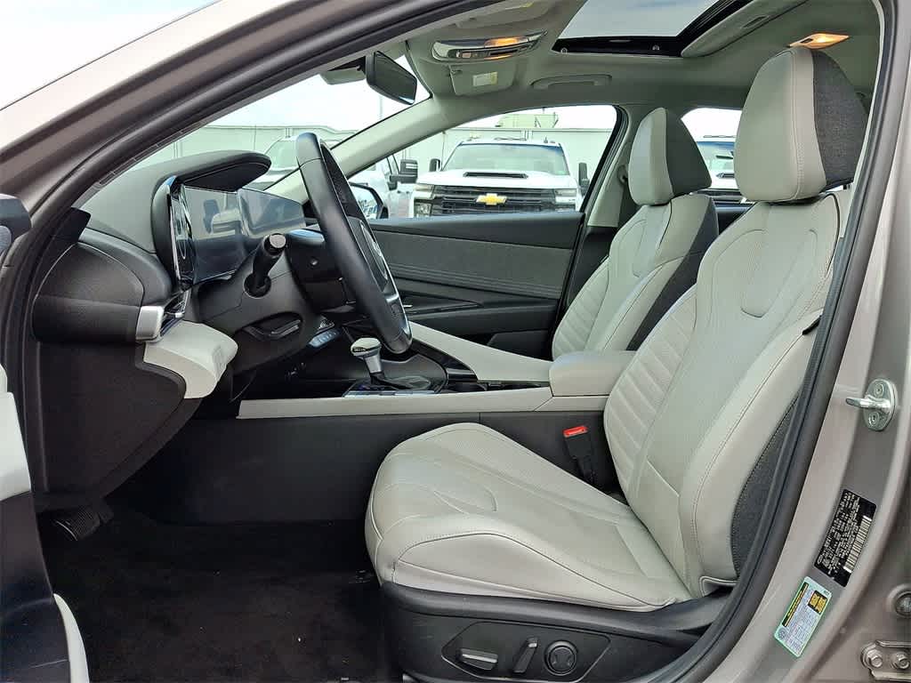 2023 Hyundai ELANTRA Limited