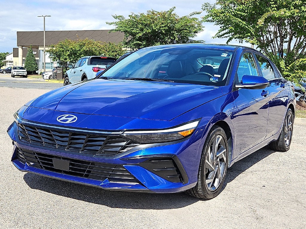 2025 Hyundai ELANTRA Limited