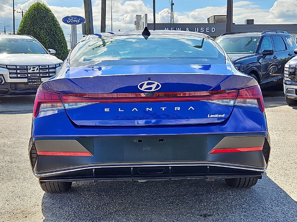 2025 Hyundai ELANTRA Limited