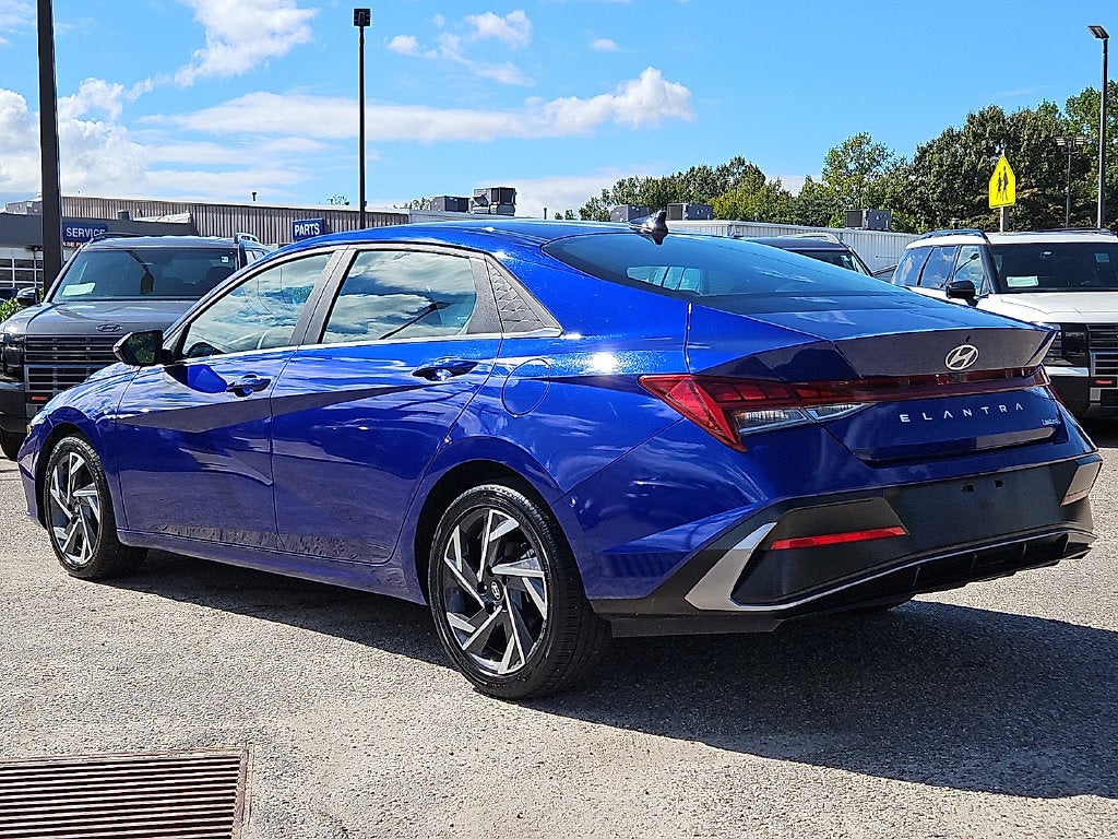 2025 Hyundai ELANTRA Limited