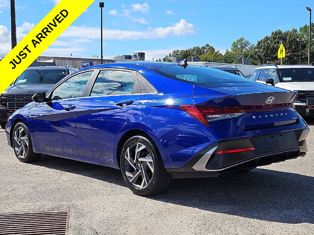 2025 Hyundai ELANTRA Limited