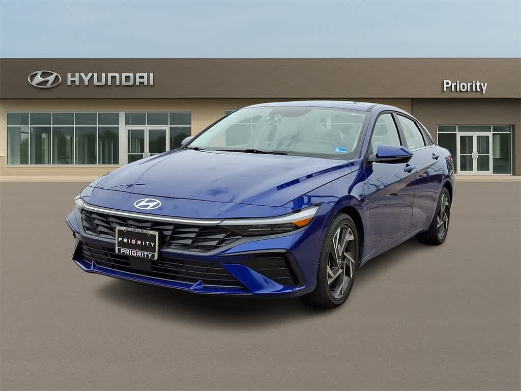 2025 Hyundai ELANTRA Limited